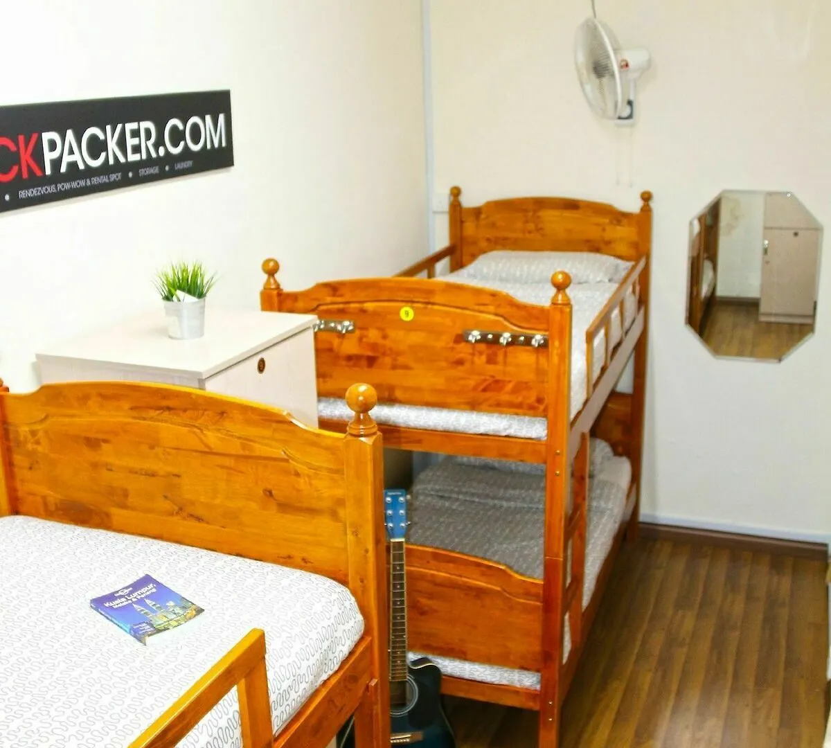 쿠알라룸푸르 Klbackpacker.Com 호스텔 0*,